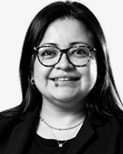Jeniffer Surám, directora de medios atl de Peter Jordan